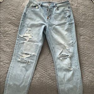 NWOT American Eagle High Waist Distressed Mom Jean